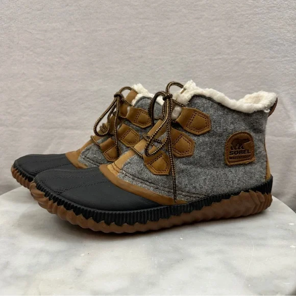 Sorel Out N’ About winter boot ankle bootie lace up duck Sherpa gray rain tan - Picture 2 of 10